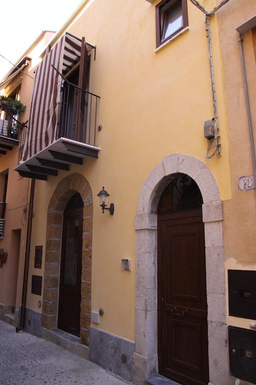 Ferienwohnung La Finestra Sotto La Rocca Cefalù Zimmer foto